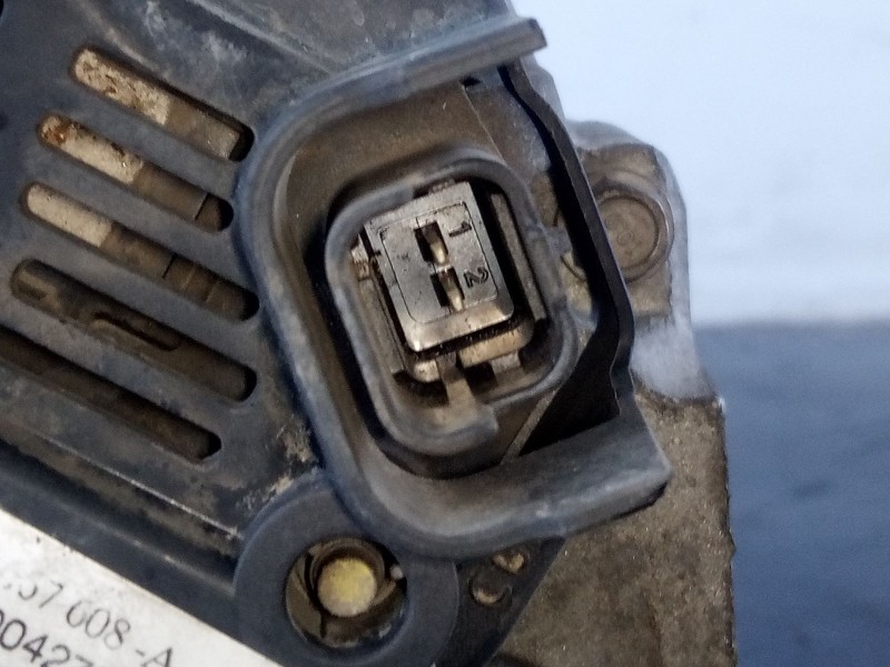 Recambio de alternador para nissan micra (k12e) acenta referencia OEM IAM   