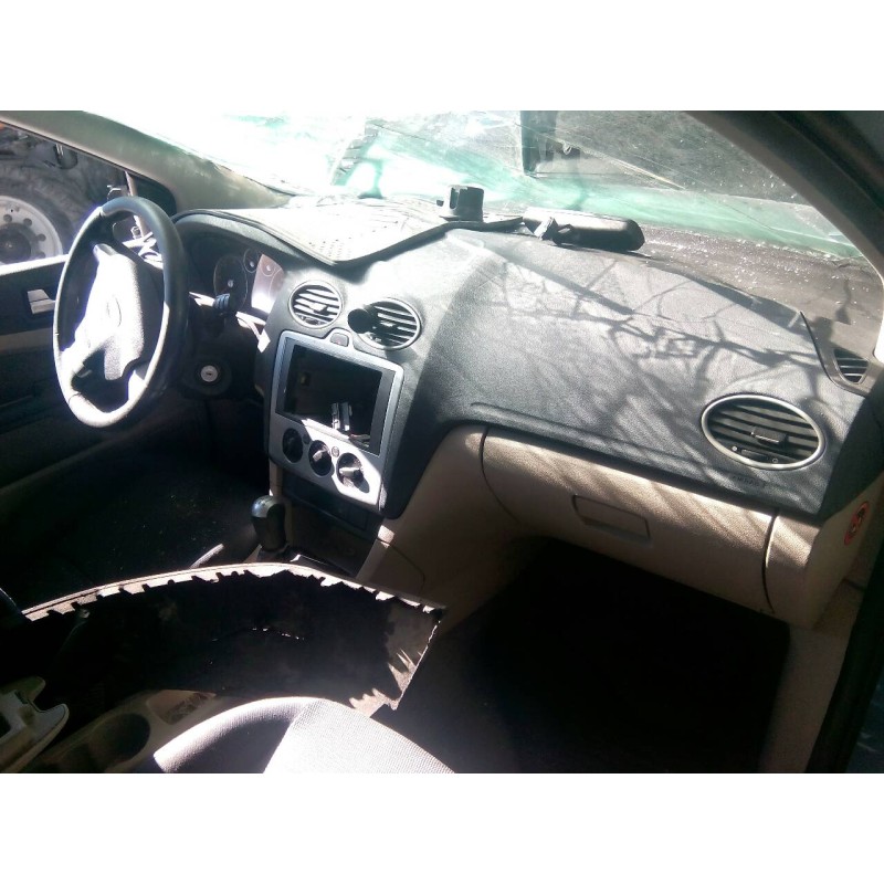 ford focus berlina (cap) del año 2004