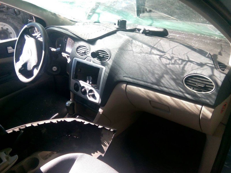 ford focus berlina (cap) del año 2004