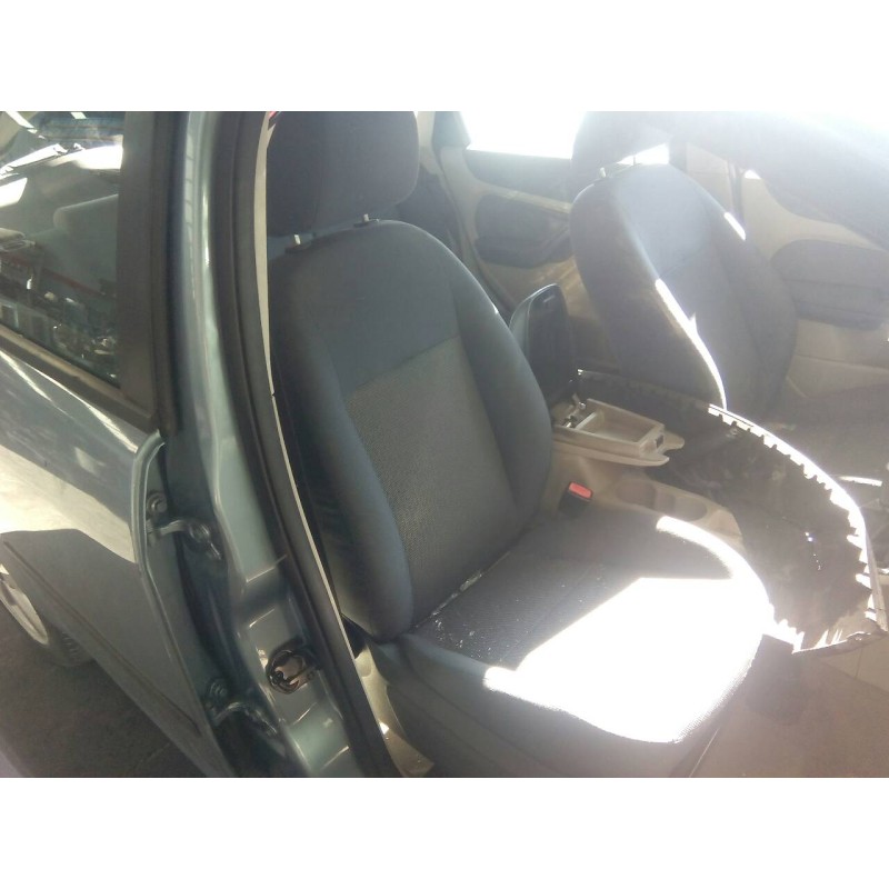 ford focus berlina (cap) del año 2004