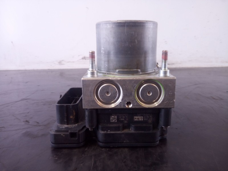 Recambio de abs para toyota auris active referencia OEM IAM 4454002520  