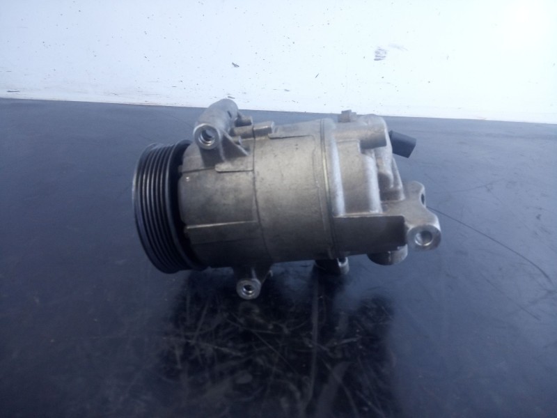 Recambio de compresor aire acondicionado para audi a4 berlina (8e) 2.0 tdi referencia OEM IAM TSP015599T  