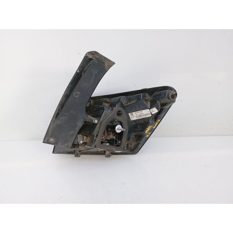 Recambio de piloto trasero izquierdo para peugeot 3008 suv referencia OEM IAM 9810477180  