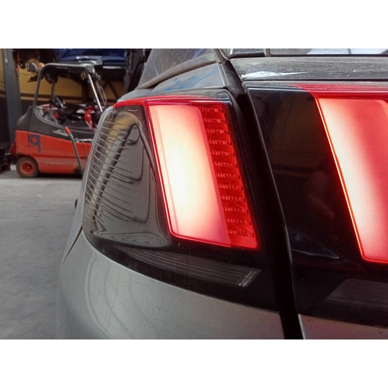 Recambio de piloto trasero izquierdo para peugeot 3008 suv referencia OEM IAM 9810477180  