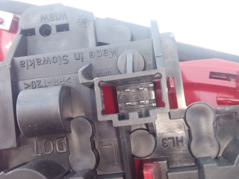 Recambio de piloto trasero izquierdo porton para audi a4 ber. (b8) básico referencia OEM IAM 8K5945093D  