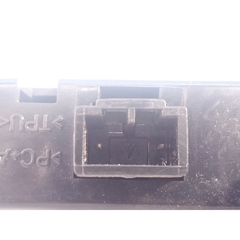 Recambio de luz central de freno para volvo v50 familiar 2.0 d kinetic referencia OEM IAM 8620290  