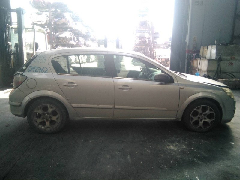 opel astra h berlina del año 2005