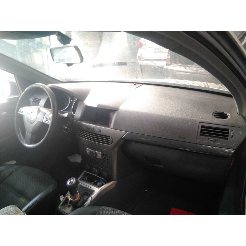 opel astra h berlina del año 2005