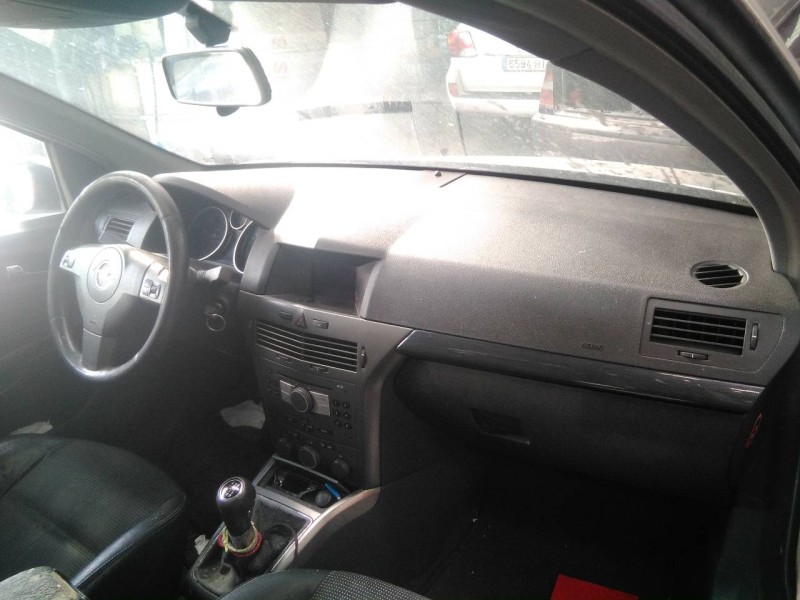 opel astra h berlina del año 2005