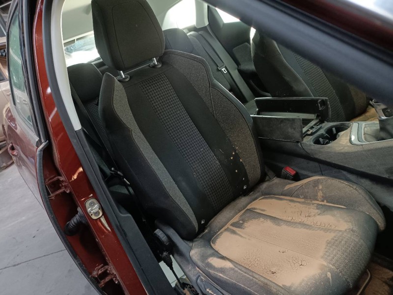 peugeot 3008 del año 2018