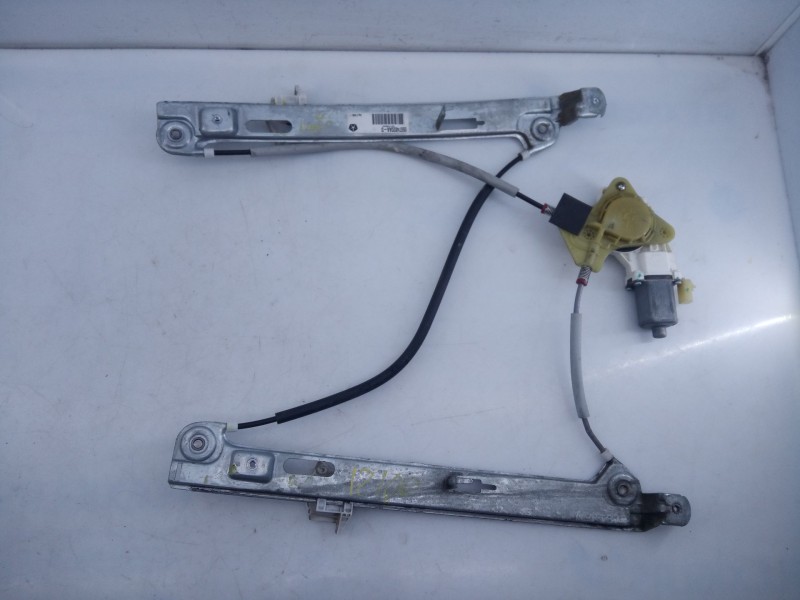 Recambio de elevalunas delantero derecho para chrysler jeep compass limited referencia OEM IAM 0130822277  