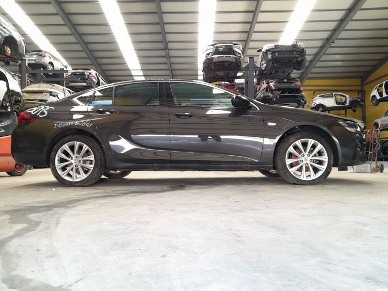 opel insignia del año 2020