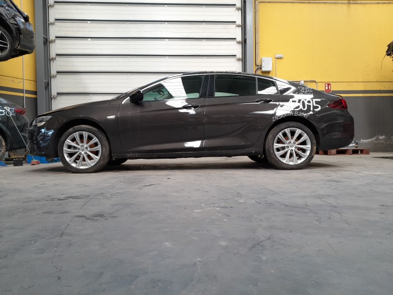 opel insignia del año 2020