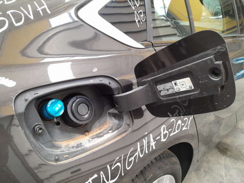 Recambio de tapa exterior combustible para opel insignia insignia b grand sport z18 referencia OEM IAM   