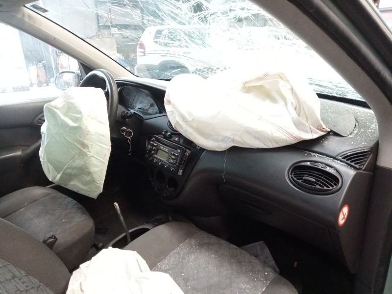 ford focus berlina (cak) del año 1998