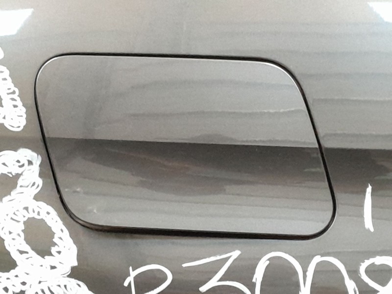 Recambio de tapa exterior combustible para peugeot 3008 ii van gt 3008 gt referencia OEM IAM   