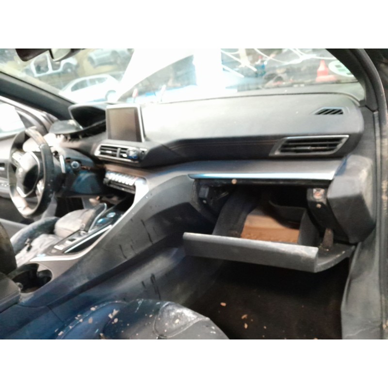 Recambio de salpicadero para peugeot 3008 ii van gt 3008 gt referencia OEM IAM   