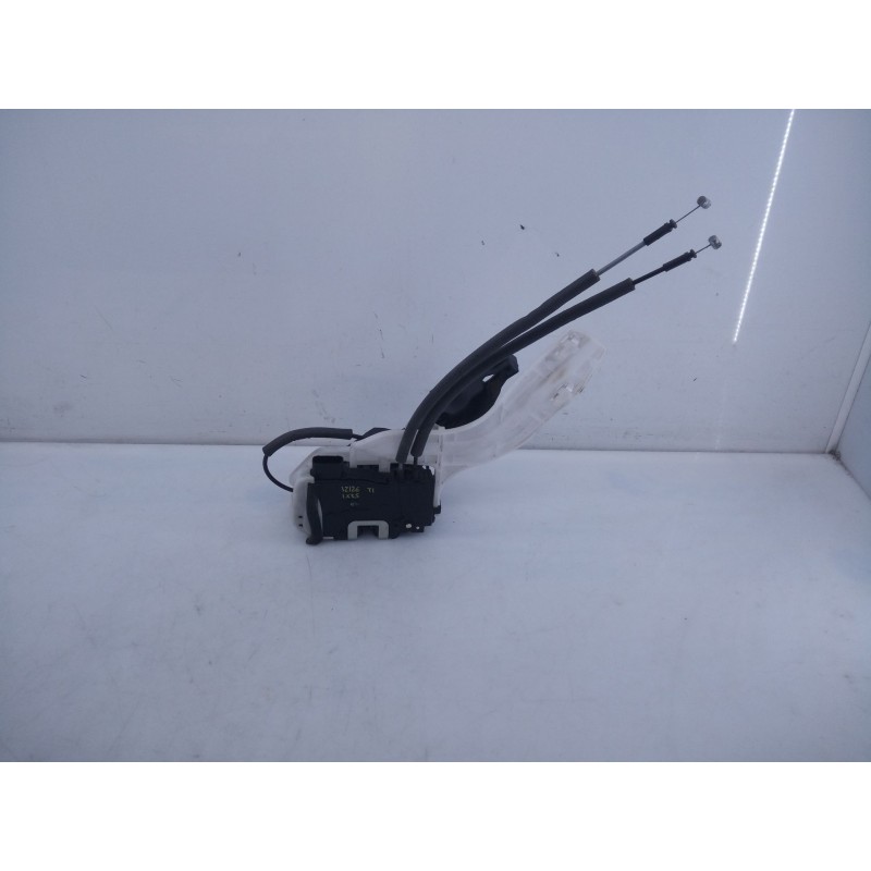 Recambio de cerradura puerta trasera izquierda para hyundai ix35 classic 2wd referencia OEM IAM   