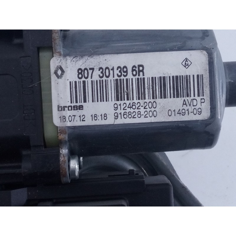 Recambio de elevalunas delantero derecho para renault megane iii berlina 5 p expression referencia OEM IAM 807301396R  