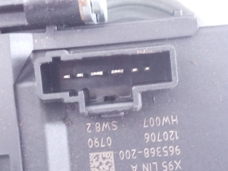 Recambio de elevalunas delantero derecho para renault megane iii berlina 5 p expression referencia OEM IAM 807301396R  