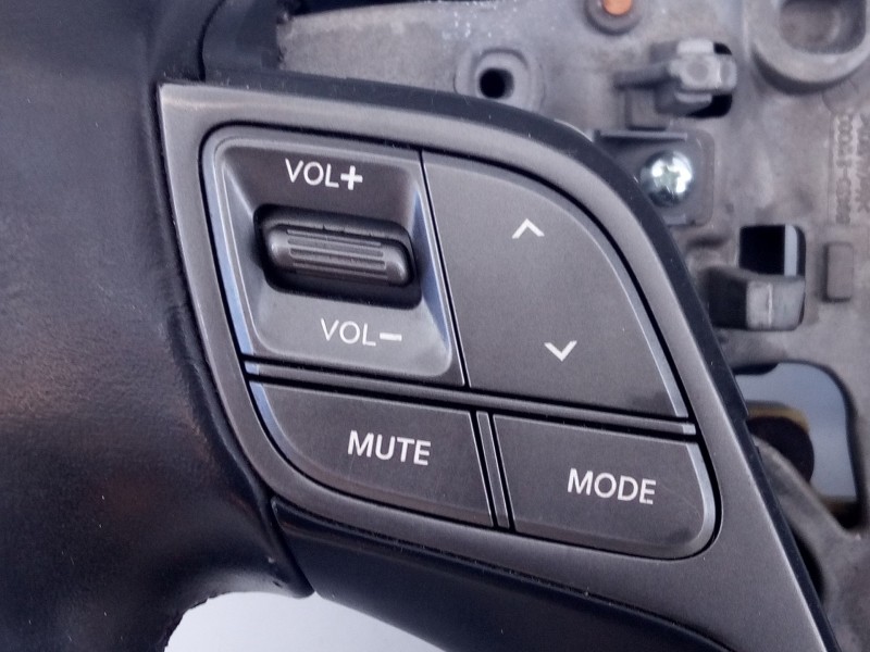 Recambio de volante para hyundai santa fe (dm) style 4wd referencia OEM IAM 561302W000  