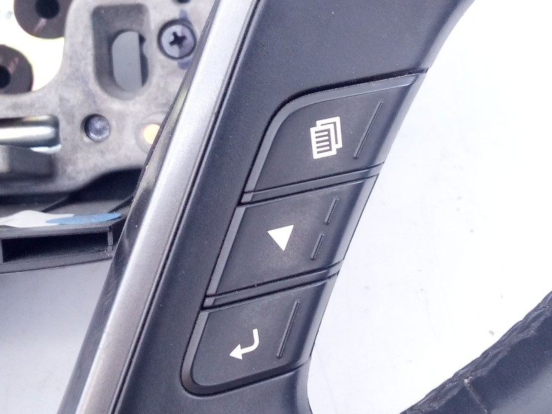 Recambio de volante para hyundai santa fe (dm) style 4wd referencia OEM IAM 561302W000  