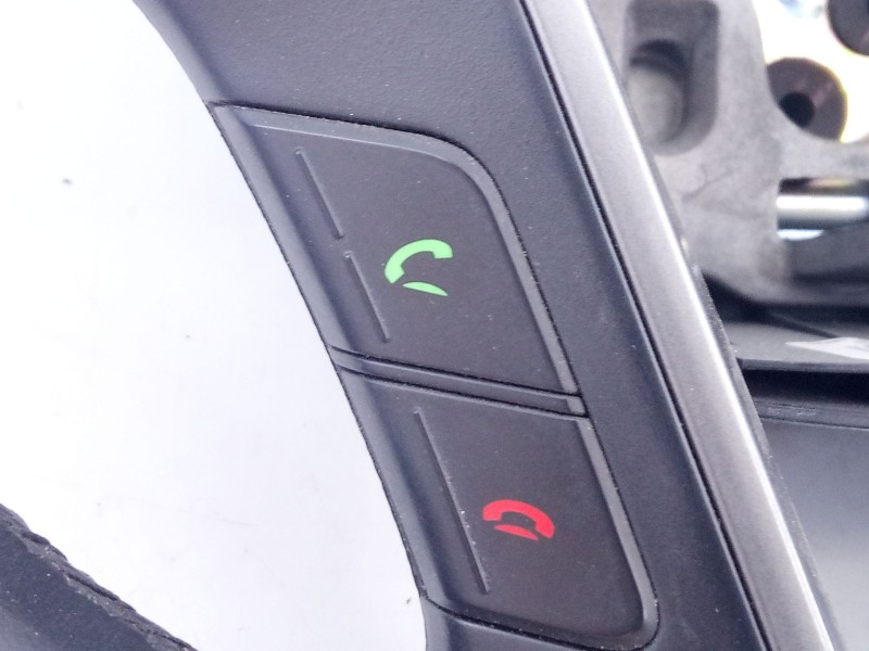 Recambio de volante para hyundai santa fe (dm) style 4wd referencia OEM IAM 561302W000  