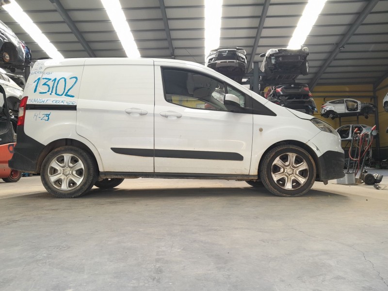 ford transit courier del año 2014