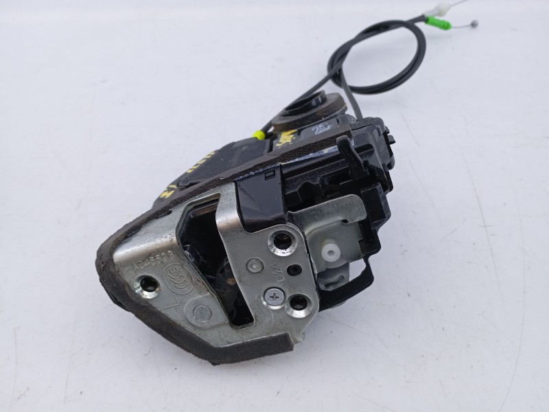 Recambio de cerradura puerta trasera izquierda para toyota auris hybrid advance referencia OEM IAM   