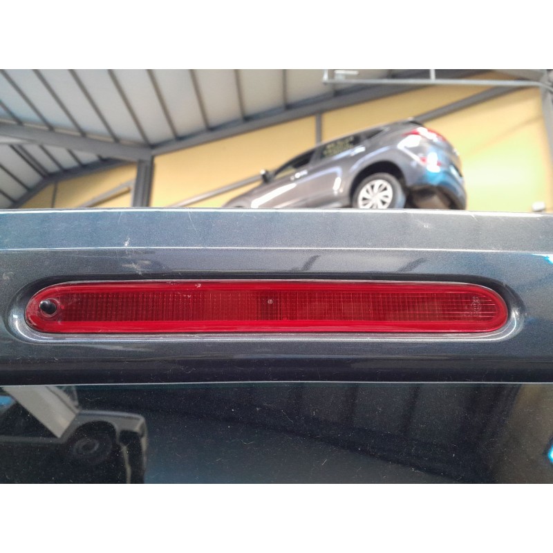 Recambio de luz central de freno para peugeot partner tepee 1.6 bluehdi 100 referencia OEM IAM   