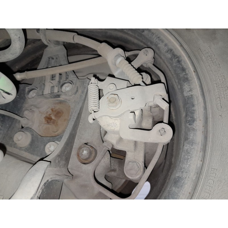 Recambio de pinza freno trasera derecha para peugeot partner tepee 1.6 bluehdi 100 referencia OEM IAM   