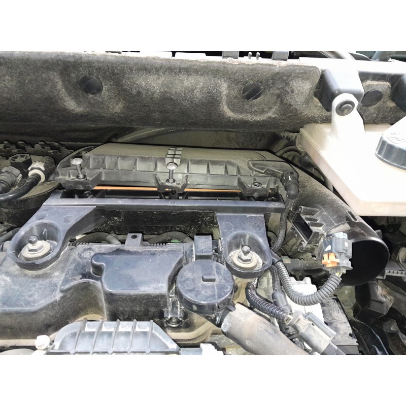 Recambio de filtro aire para peugeot partner tepee 1.6 bluehdi 100 referencia OEM IAM   