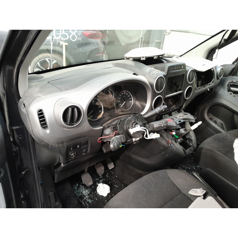 Recambio de salpicadero para peugeot partner tepee 1.6 bluehdi 100 referencia OEM IAM   