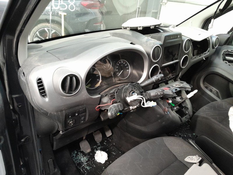 Recambio de salpicadero para peugeot partner tepee 1.6 bluehdi 100 referencia OEM IAM   