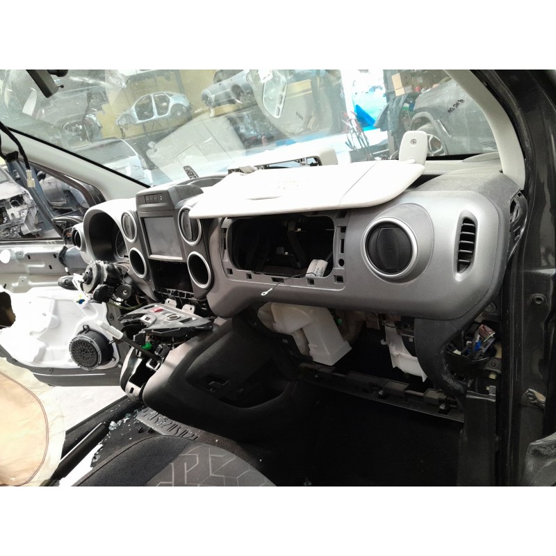 Recambio de salpicadero para peugeot partner tepee 1.6 bluehdi 100 referencia OEM IAM   