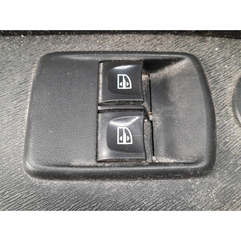 Recambio de mando elevalunas delantero izquierdo para renault kangoo expression referencia OEM IAM   