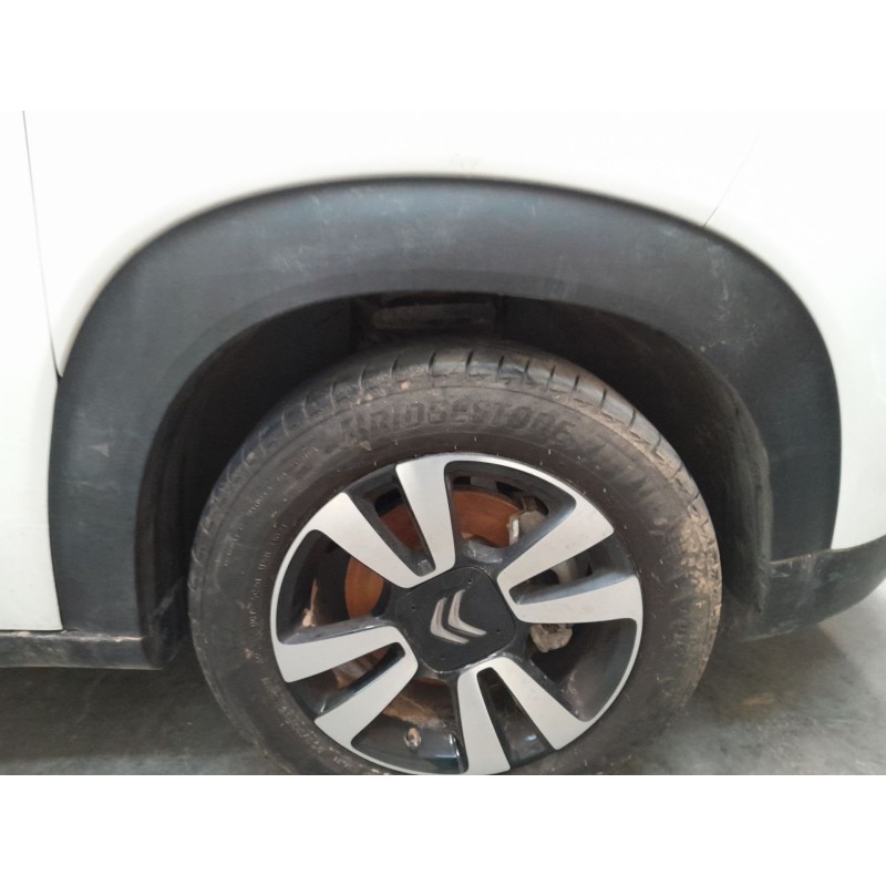 Recambio de aletin delantero derecho para citroen c3 c3 aircross pure tech130 referencia OEM IAM   