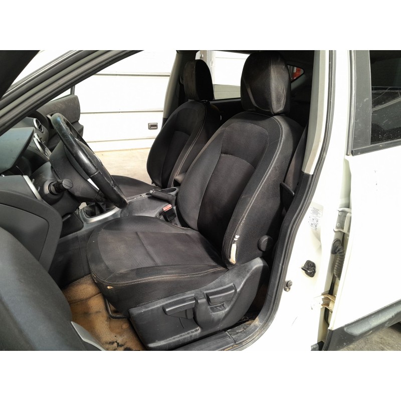 nissan qashqai del año 2010