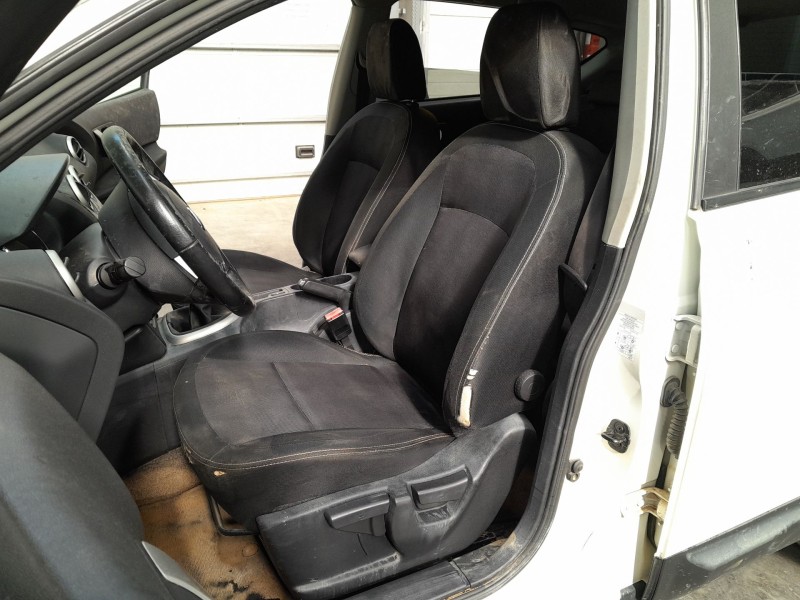 nissan qashqai del año 2010