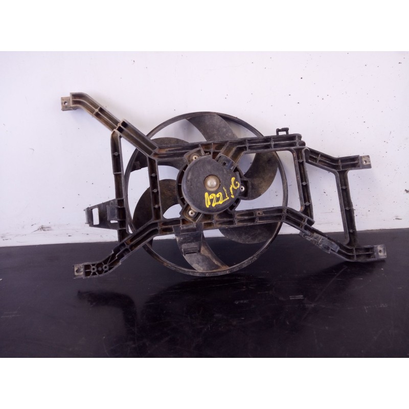 Recambio de electroventilador para dacia sandero laureate referencia OEM IAM 8200779073A  