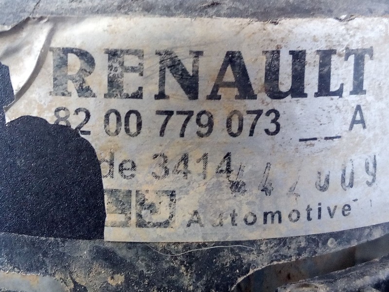 Recambio de electroventilador para dacia sandero laureate referencia OEM IAM 8200779073A  