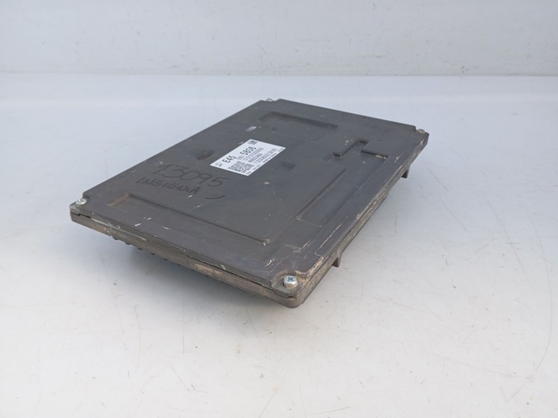 Recambio de centralita motor uce para opel insignia insignia b grand sport z18 referencia OEM IAM 55515806 466833464 