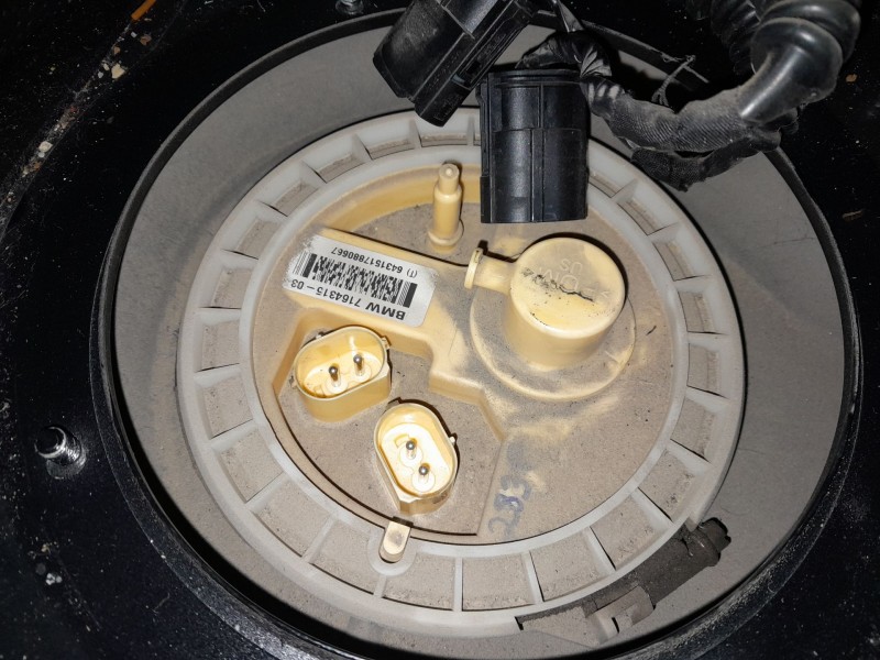 Recambio de aforador para bmw x5 x5 e70 xdrive 30d referencia OEM IAM 716431503  