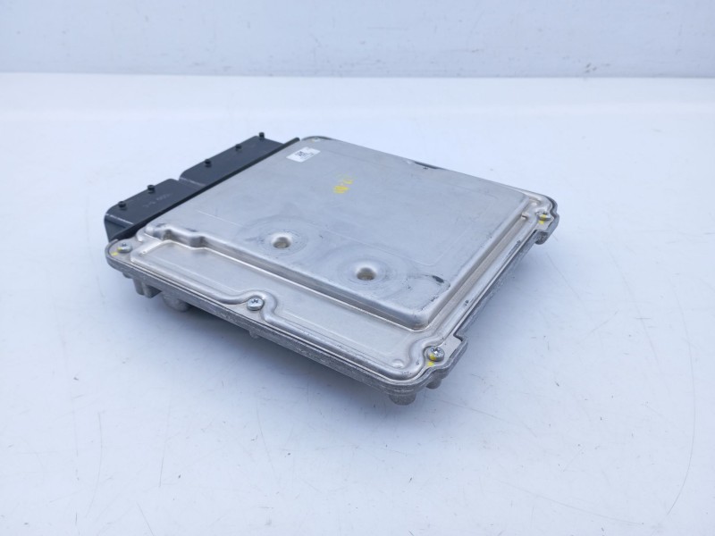 Recambio de centralita motor uce para volkswagen touareg (7la) tdi v10 referencia OEM IAM 070906016D 0281010736 E2-A1-31-1