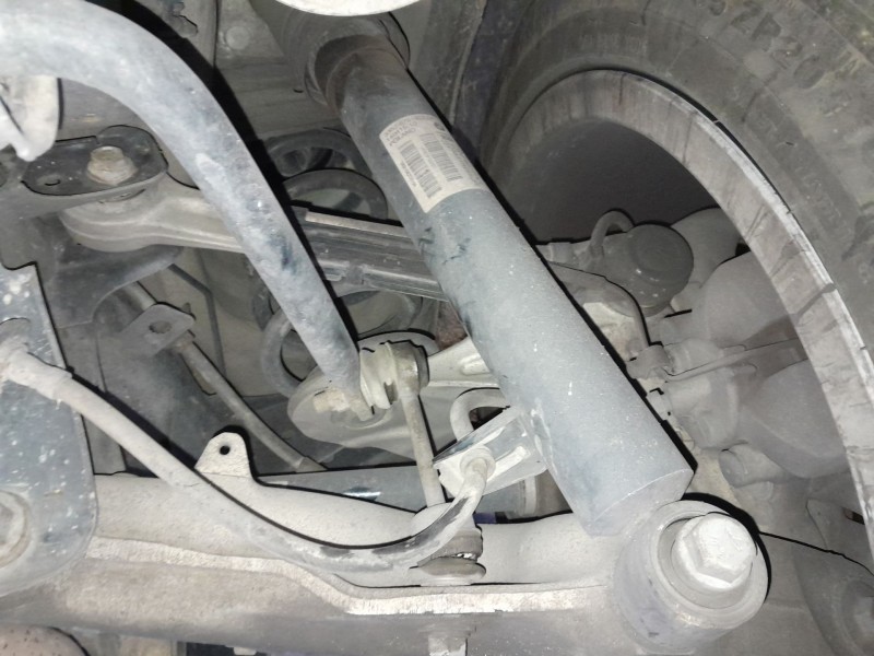 Recambio de amortiguador trasero derecho para bmw x5 x5 e70 xdrive 30d referencia OEM IAM   