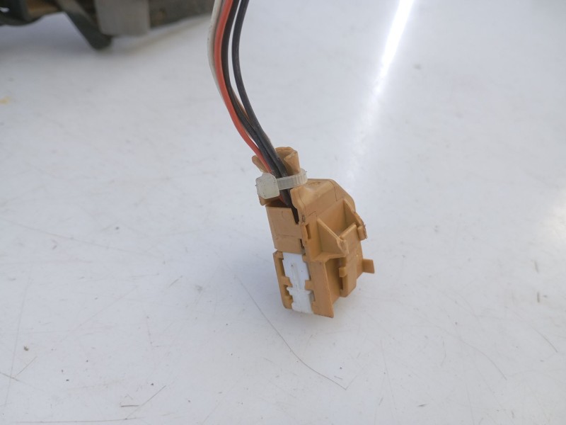 Recambio de retrovisor izquierdo electrico para audi a4 avant (8e) referencia OEM IAM   