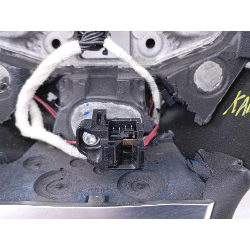 Recambio de volante para renault kadjar zen referencia OEM IAM 484005825R  