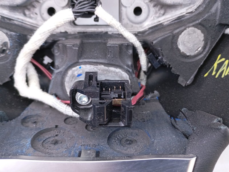 Recambio de volante para renault kadjar zen referencia OEM IAM 484005825R  