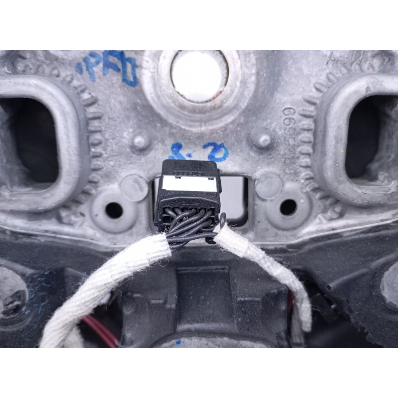 Recambio de volante para renault kadjar zen referencia OEM IAM 484005825R  