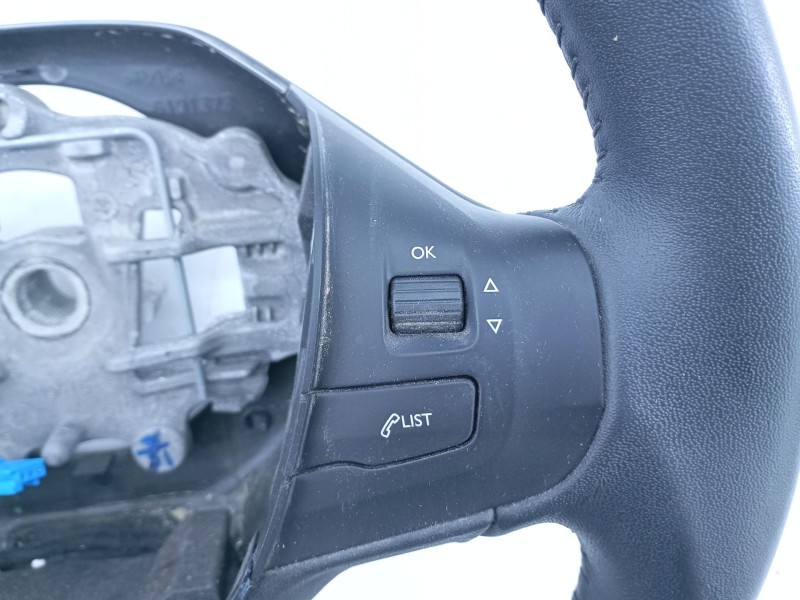 Recambio de volante para peugeot 208 active referencia OEM IAM   
